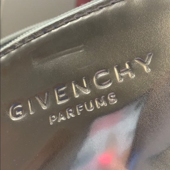 Authentic Silver Givenchy Hand/Makeup Bag - Picture 5 of 5